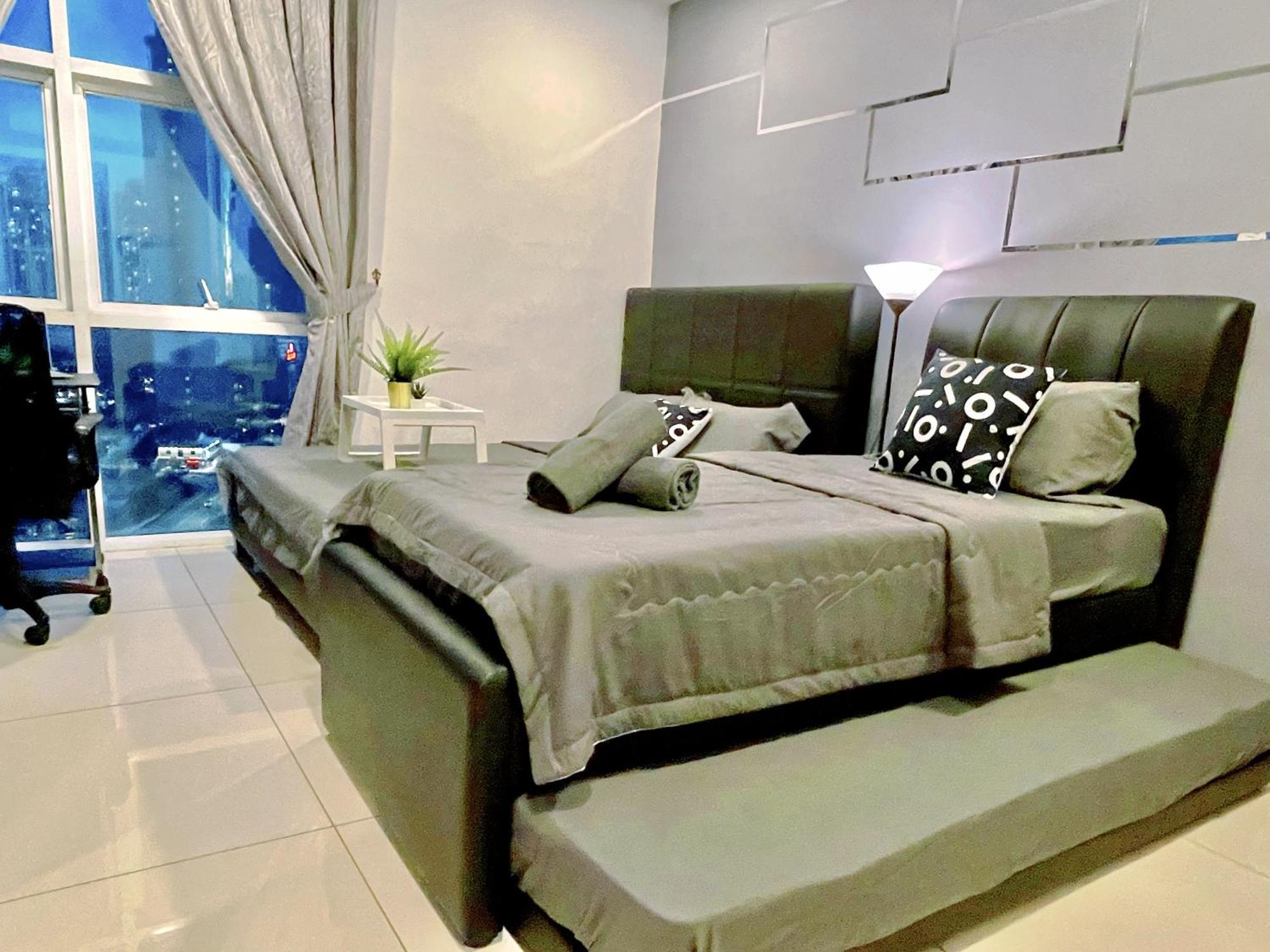 Apartment Ksl City Mall 7-10pax -2bedroom-netflix-smart Tv65inch Johor Bahru