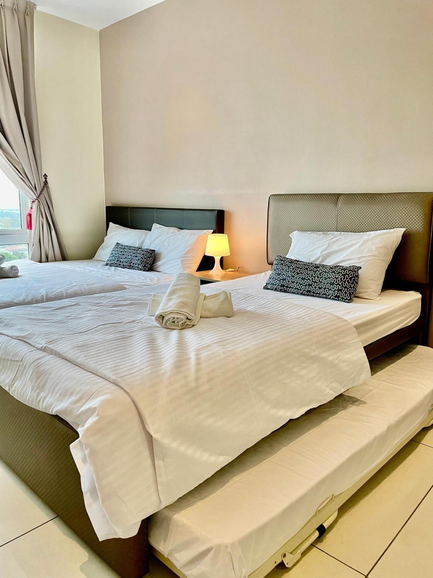 Apartment Ksl City Mall 7-10pax -2bedroom-netflix-smart Tv65inch *